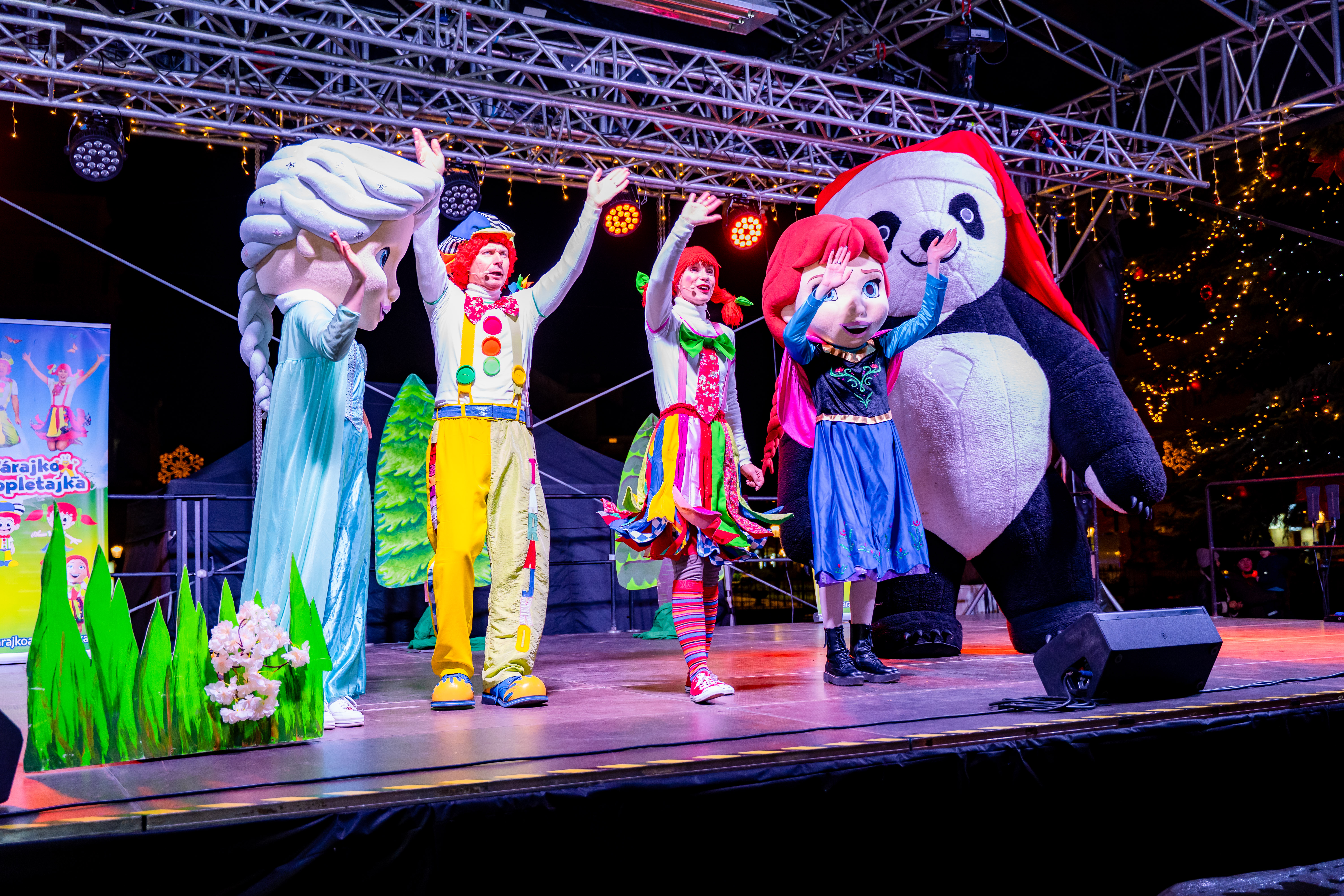 Kosicke rozpravkove Vianoce - Mikulas na Hlavnej-20